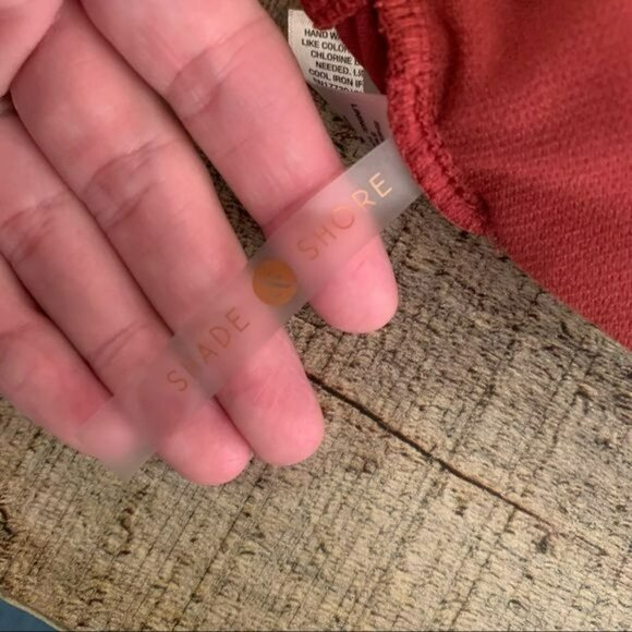 Shade and shore women's size medium dark red bikini swimsuit top - Picture 5 of 7